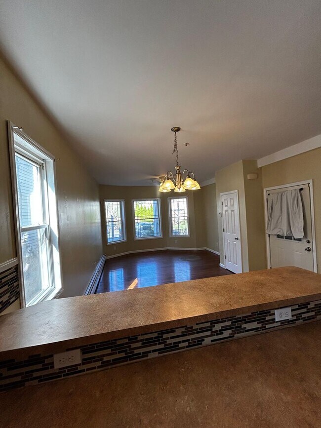 Building Photo - 1326 E Gibson St