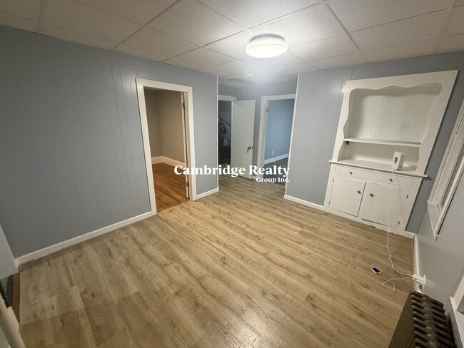 Building Photo - 63 Whitman St