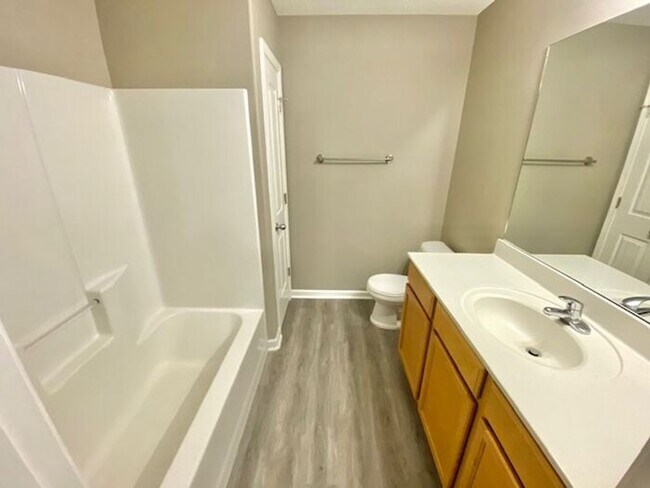 Foto del edificio - Now Leasing a 4- Bedroom 2.5 Bath In Cordova