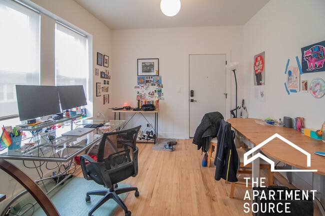 Building Photo - 3051 W Medill Ave