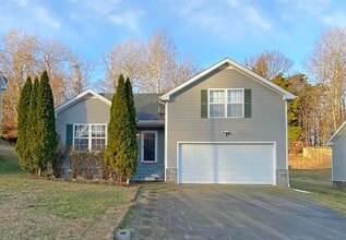 Building Photo - 2945 Core Dr
