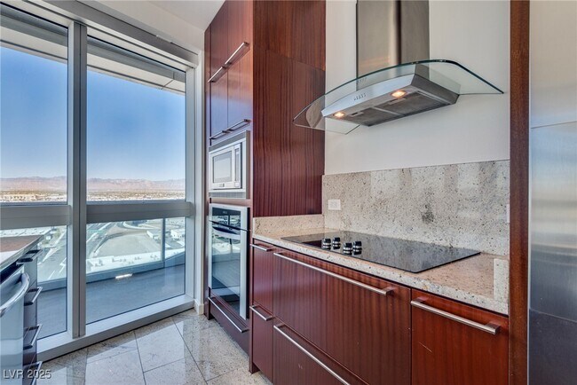 Foto del edificio - 4471 Dean Martin Dr