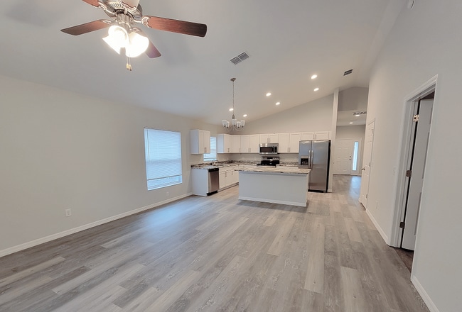 Foto del edificio - 329 Marion Oaks Blvd