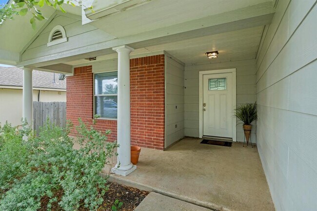 Building Photo - 6003 Wideleaf Dr