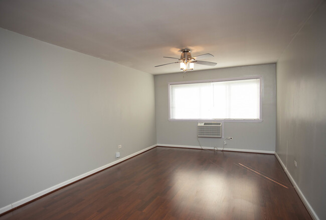 Building Photo - 425 Wesley Ave