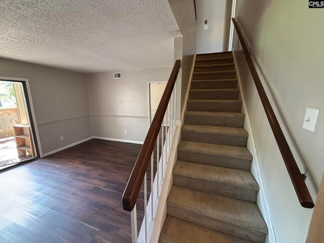 Building Photo - 209 Timber Ct
