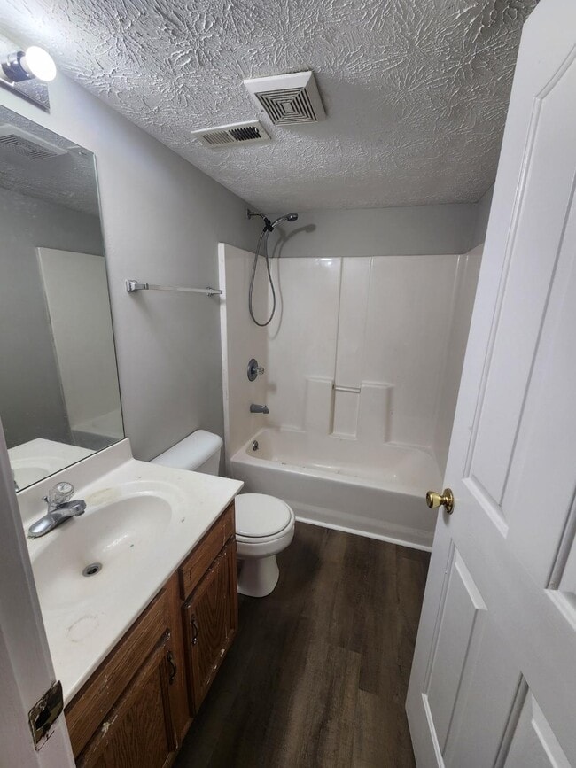 Foto del edificio - 113 Karen Ct