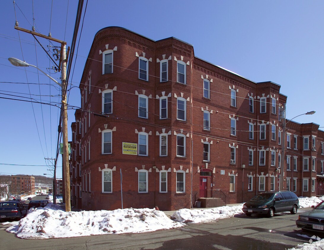 168 West St, Holyoke, MA 01040 Apartments in Holyoke, MA