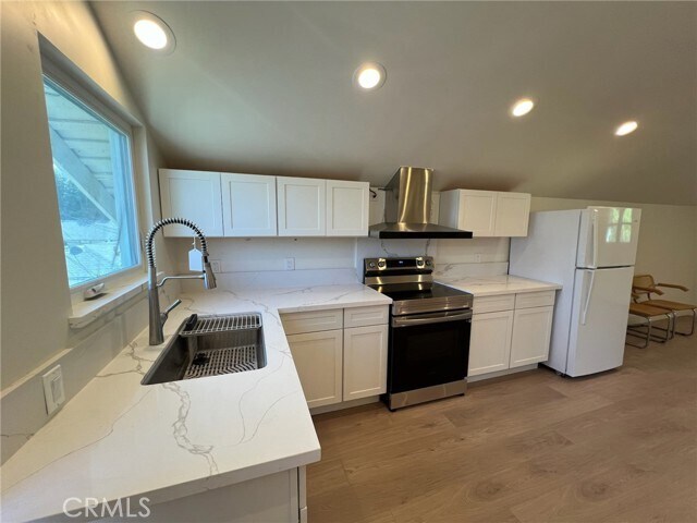 Foto del edificio - 1161 N Summit Ave