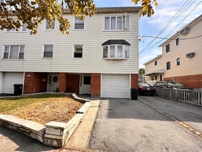 Building Photo - 15-83-83 208th Pl