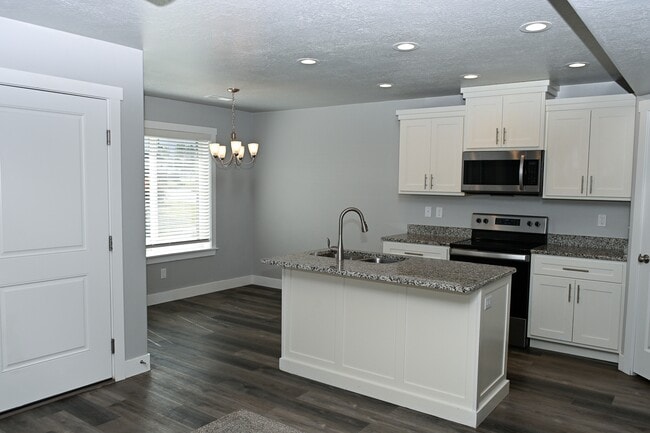 Building Photo - 2032 N 350 E