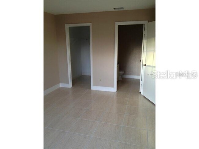 Building Photo - 2550 N Alafaya Trail