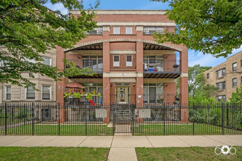 Primary Photo - 5406 S Indiana Ave
