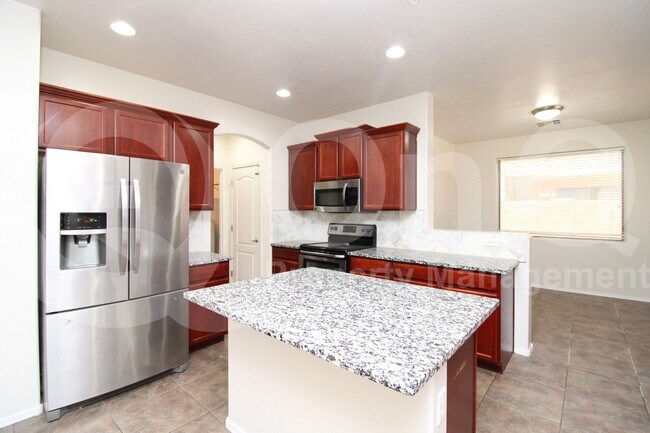 Building Photo - 36181 W Olivo St