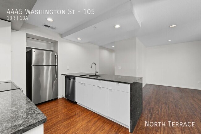 Foto del edificio - 1 Month FREE on a 13-Month Lease – Save on...