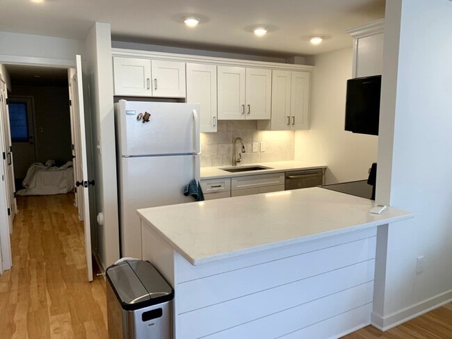 Foto del edificio - 660 E St NE