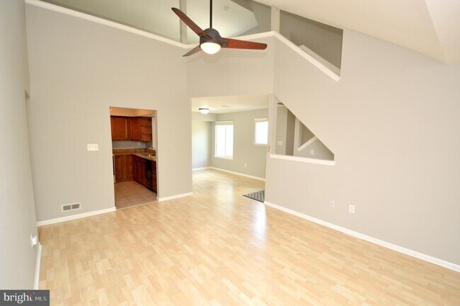 Foto del edificio - 340 Woodlake Dr