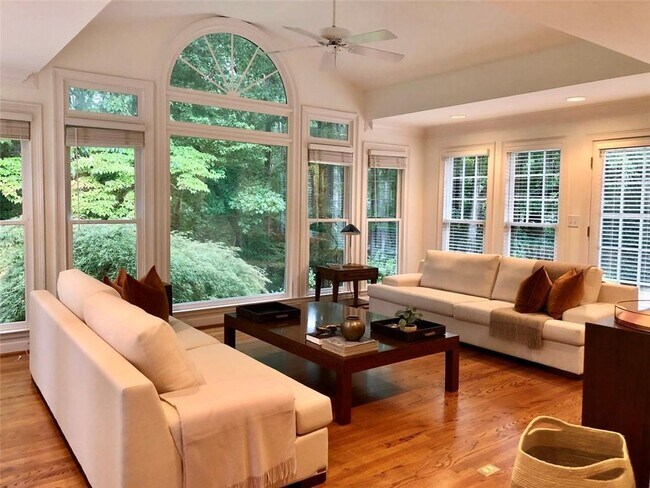 Foto del edificio - 5274 Wyntercreek Way