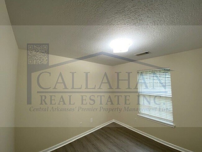 Building Photo - West LR Home