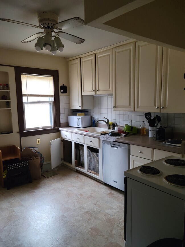 3731 N Morris Blvd, Shorewood, WI 53211 Townhouse for Rent in