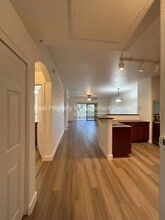 Building Photo - 920 E Devonshire Ave