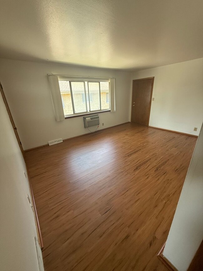 Foto del edificio - 3001 E Adams Ave