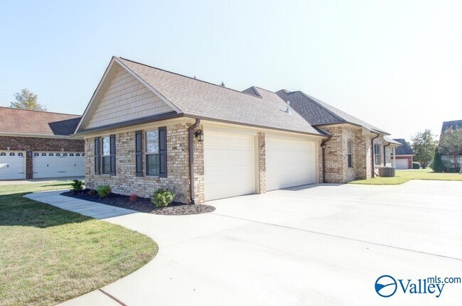 Foto del edificio - 25970 Fieldstone Dr