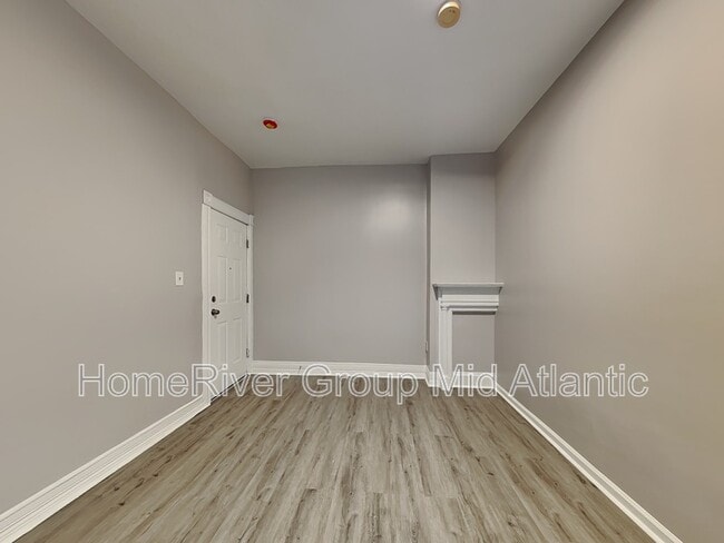 Building Photo - 702 Dolphin St