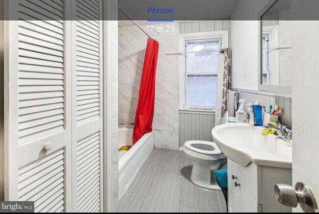 Foto del edificio - 610 Roosevelt Ave