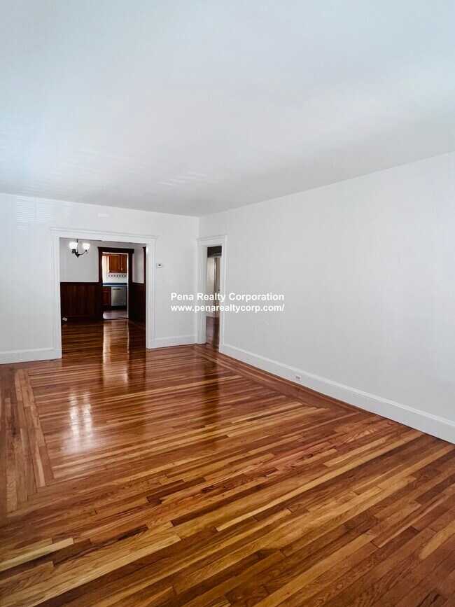 Building Photo - 146 Tremont St