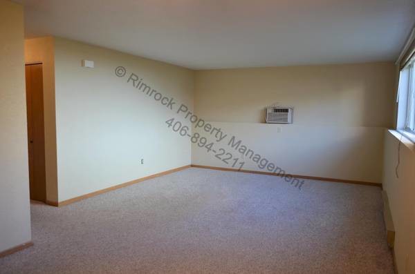 Primary Photo - 3365 Racquet Club Dr