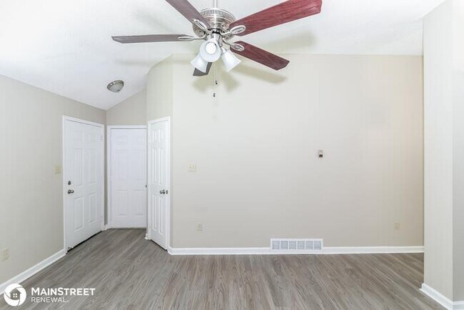 Building Photo - 4931 Chamberlain Ln, Memphis, TN 38128