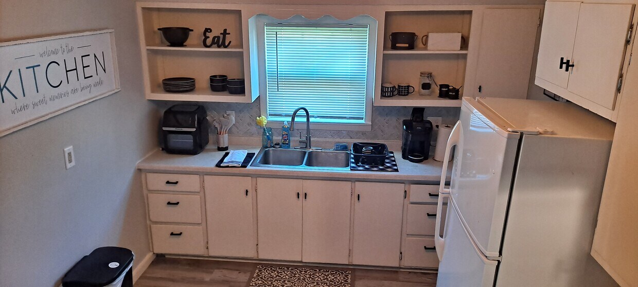 Foto principal - 2415 Gowen St