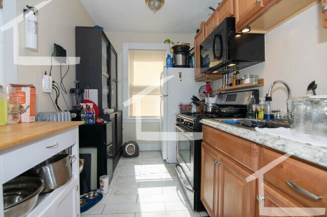 Foto del edificio - Nicely renovated 1 bed condo in Brighton