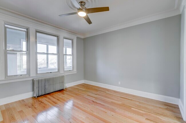 Foto del edificio - 132 W 16th St