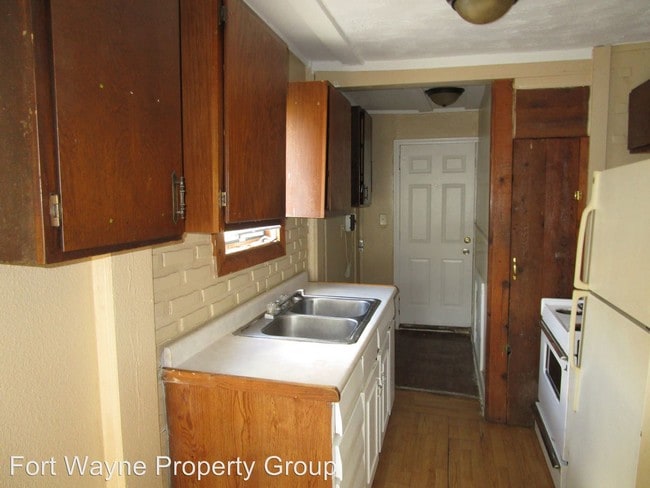Building Photo - 1 br, 1 bath House - 3405 Harvester Ave