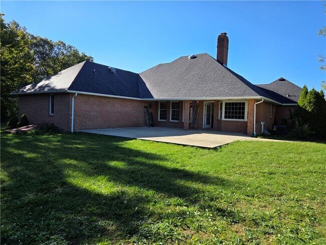 Foto del edificio - 111 Saddle Brook Cir