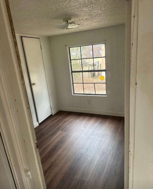 Building Photo - 151 Robinson Rd