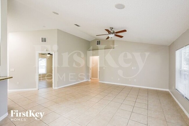 Foto del edificio - 6447 NW Halibut St