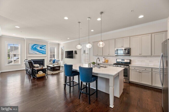Building Photo - 13907 Godwit St