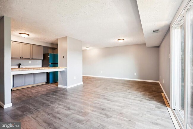 Foto del edificio - 12405 Hickory Tree Way