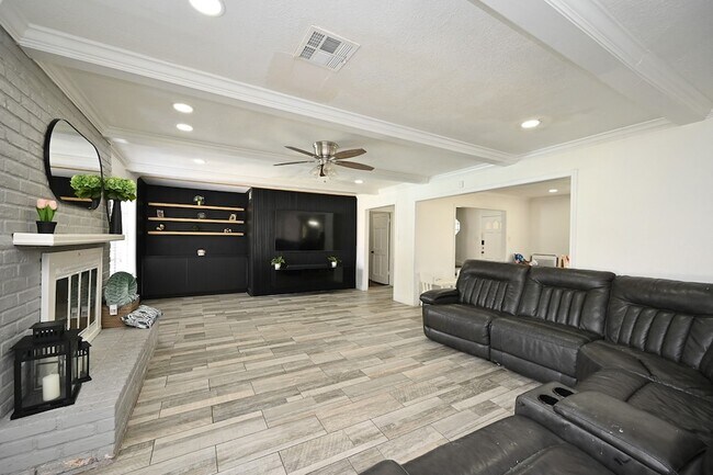 Foto del edificio - 5506 Pebble Springs Dr