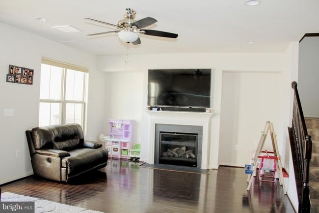 Building Photo - 23634 Sailfish Square
