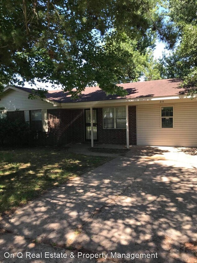 Primary Photo - 3 br, 2 bath House - 214 Cherry