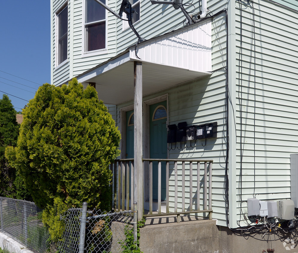 Building Photo - 399-401 Central St