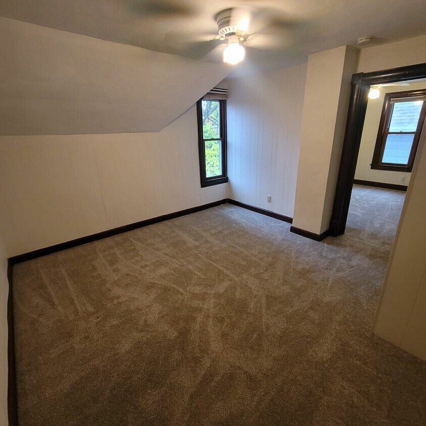 Foto principal - 908 S 6th Ave