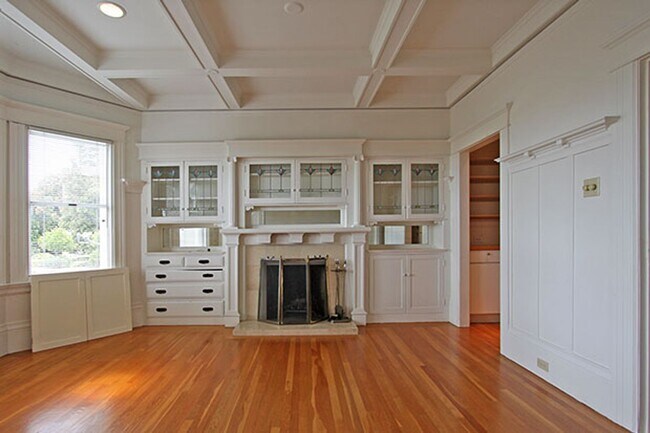 Building Photo - 2855 Clay Street