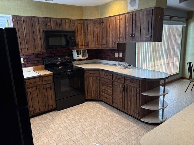 Building Photo - 418 N Service Rd