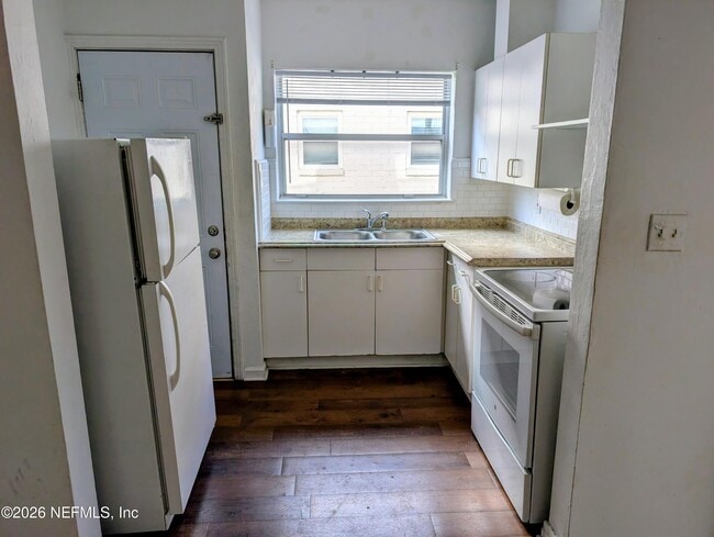 Foto del edificio - 2136 College St