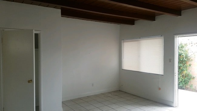 Building Photo - 156 W A St